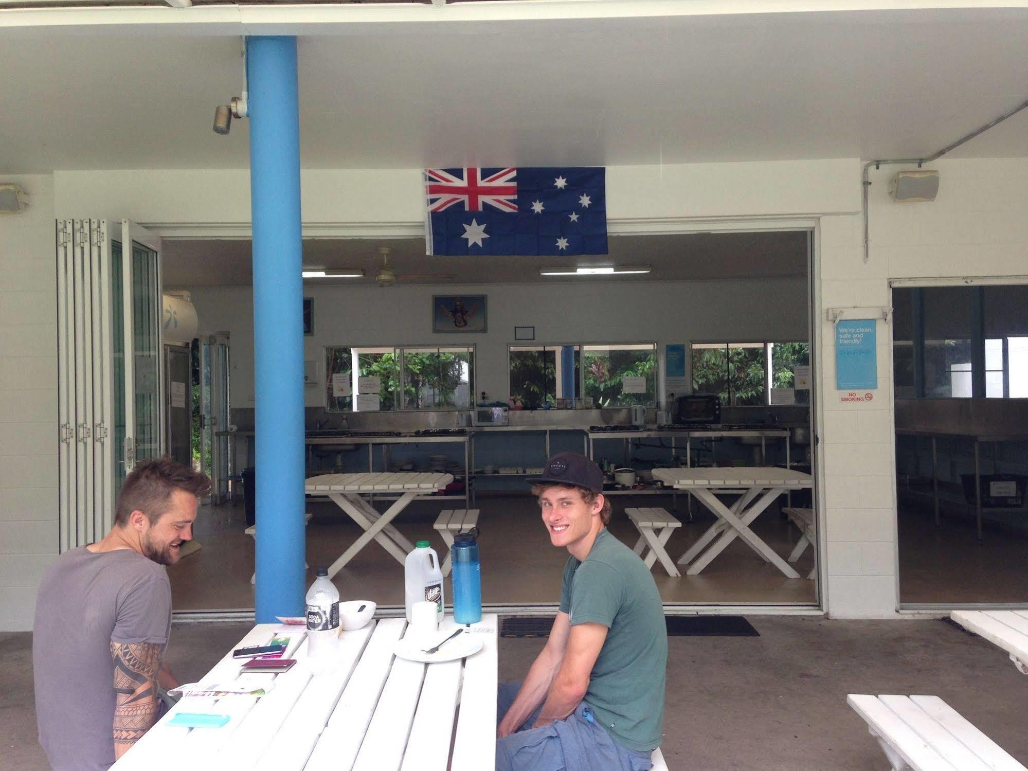 Absolute Backpackers Mission Beach Eksteriør billede
